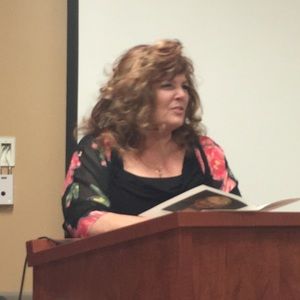 Meet your Posher, Laurel